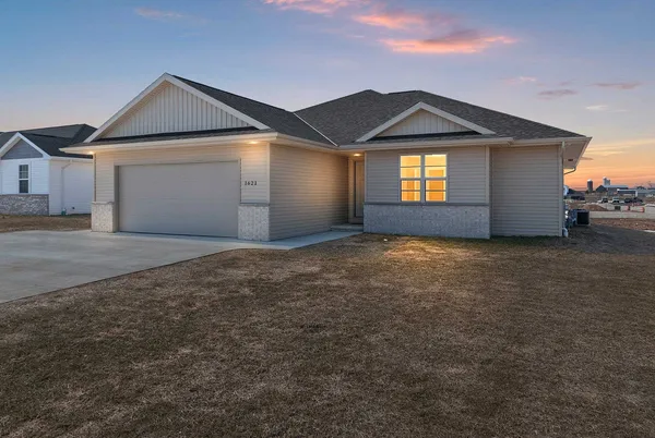 $375,000 | 1621 Frontier Road, Luxemburg, WI 54217