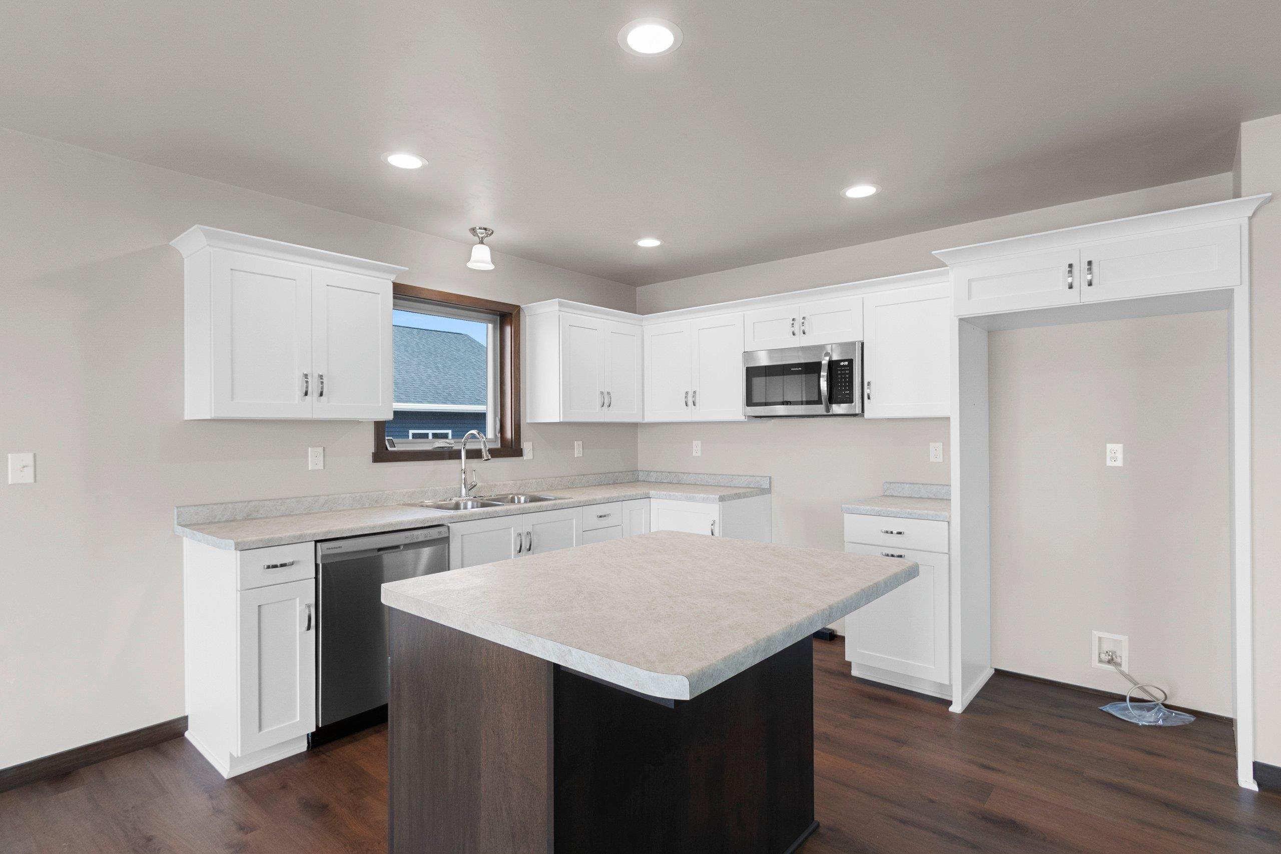 1621 Frontier Road Luxemburg, WI 54217 - Photo 5 of 44