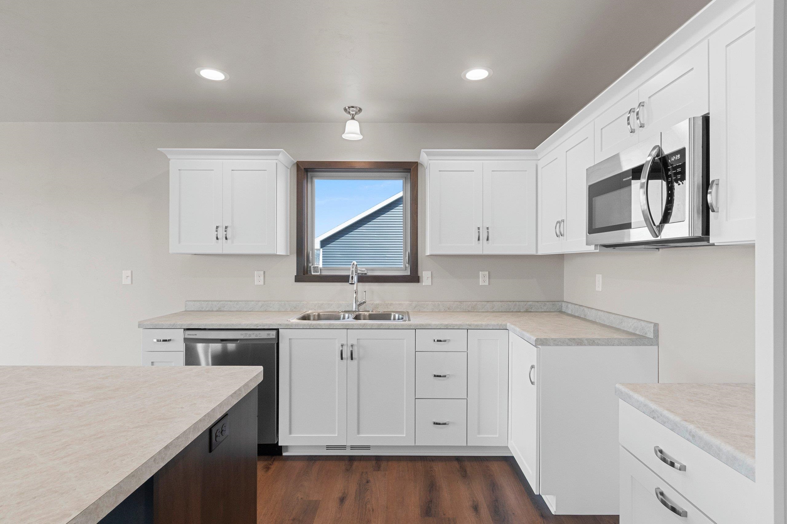 1621 Frontier Road Luxemburg, WI 54217 - Photo 6 of 44