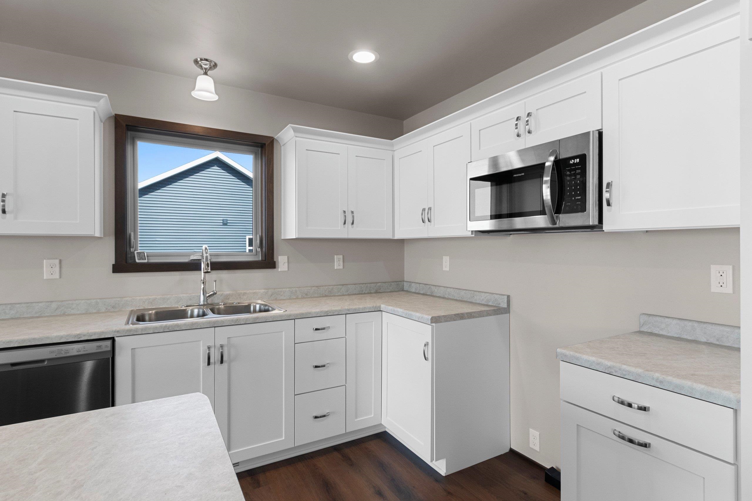 1621 Frontier Road Luxemburg, WI 54217 - Photo 7 of 44