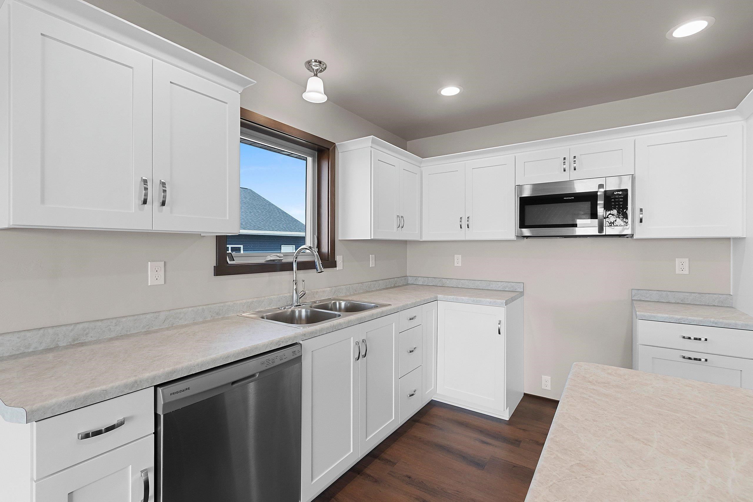 1621 Frontier Road Luxemburg, WI 54217 - Photo 9 of 44