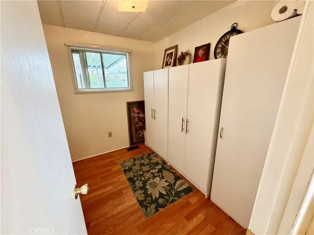 a view of utility room