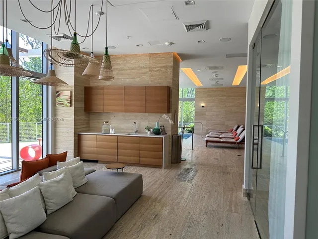 $3,950 | 16385 Biscayne Boulevard, Unit 1505, North Miami Beach, FL 33160