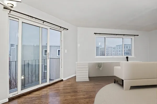 $3,300 | 35 Webster Street, Unit 402, Boston, MA 02128