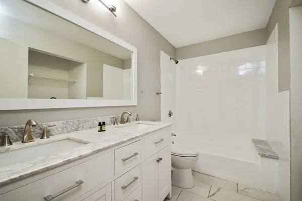 $3,300 | 35 Webster Street, Unit 402, Boston, MA 02128