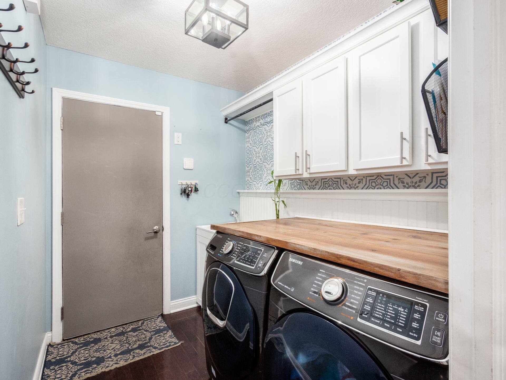 5860 Sandy Rings Lane Dublin, OH 43016 - Photo 31 of 70 Laundry Room