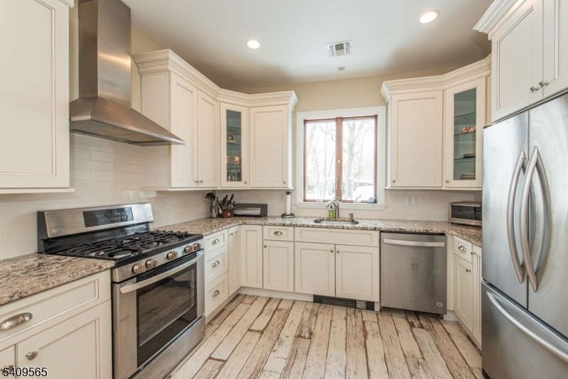 807 High Mountain Road North Haledon, NJ 07508 - Photo 11 of 38