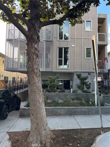 $4,000 | 1223 North Hayworth Avenue, Unit 5, West Hollywood, CA 90046