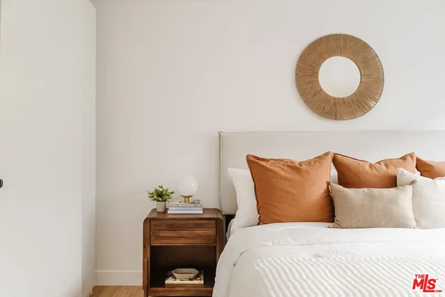 $725,000 | 1943 12th, Unit 2, Santa Monica, CA 90404