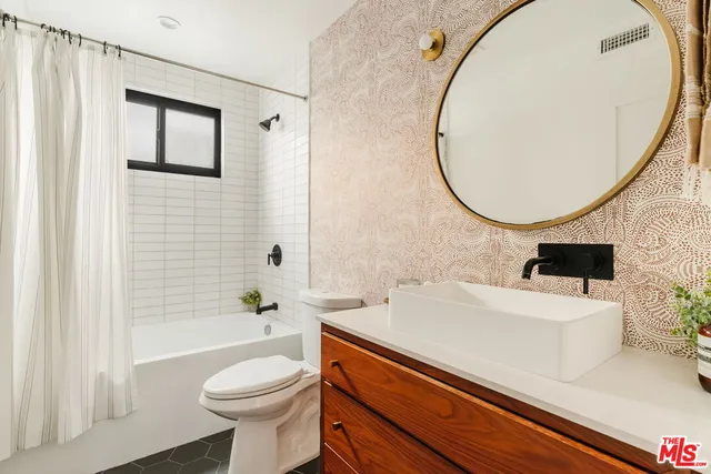 $725,000 | 1943 12th, Unit 2, Santa Monica, CA 90404