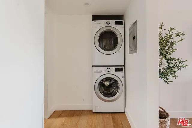 $725,000 | 1943 12th, Unit 2, Santa Monica, CA 90404