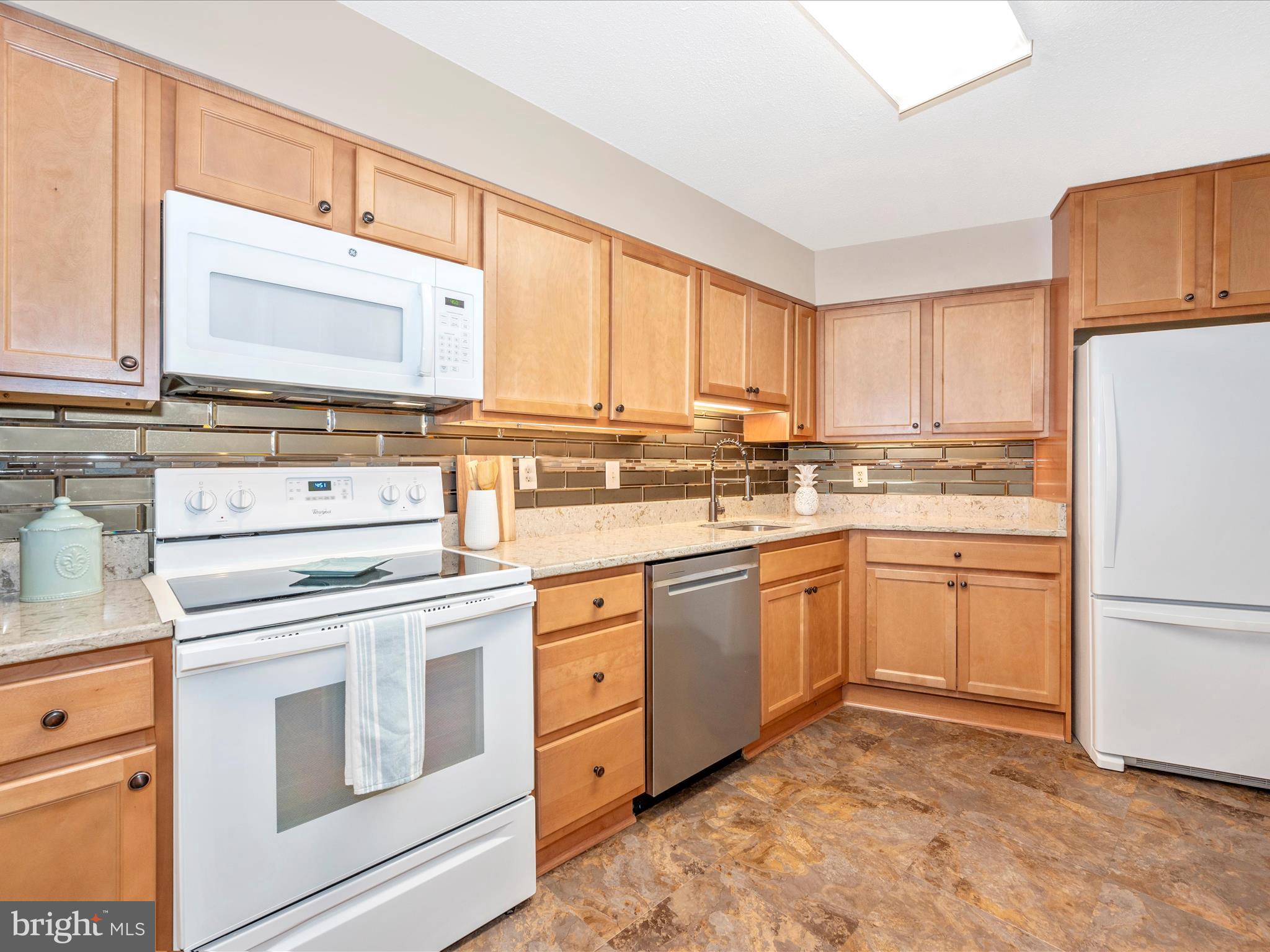 15115 Interlachen Drive, Unit 3704 Silver Spring, MD 20906 - Photo 10 of 72 Kitchen