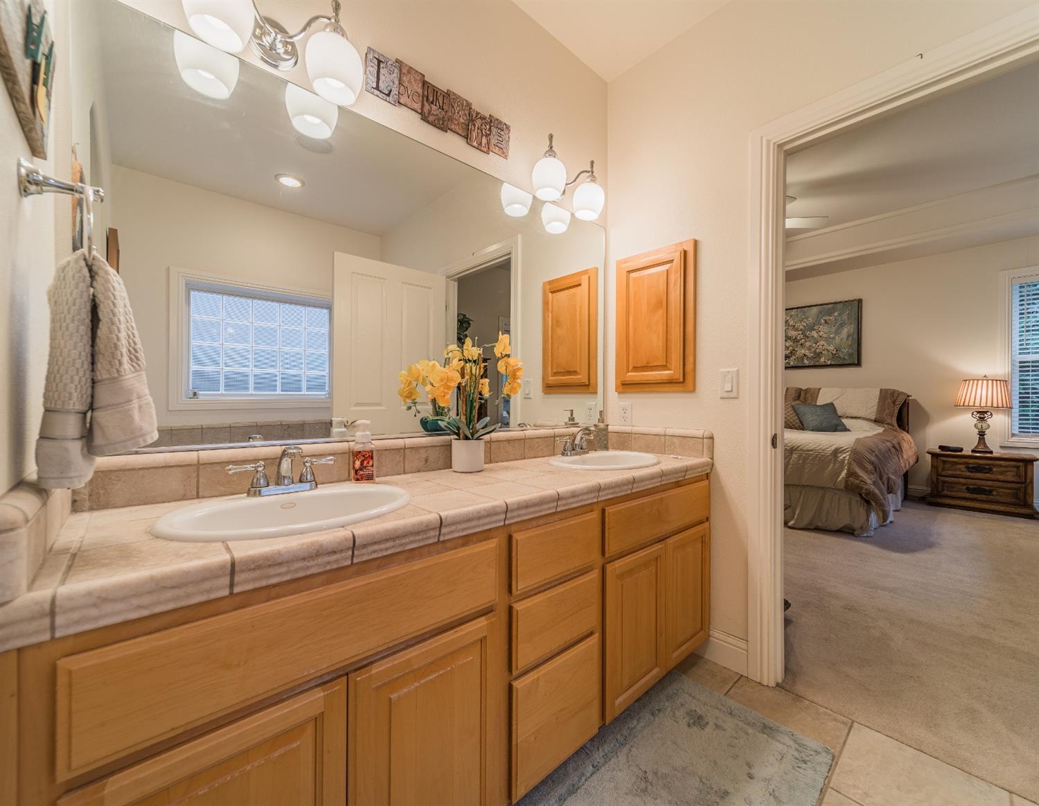 1074 Pumpkin Ridge Eagle Point, OR 97524 - Photo 6 of 33 Additional Photo