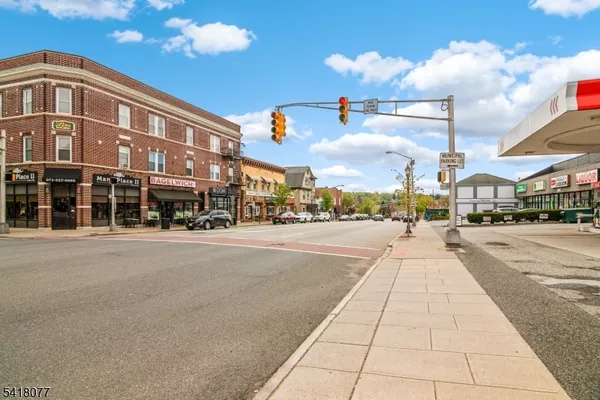 $3,150 | 660 Bloomfield Avenue, Verona, NJ 07044