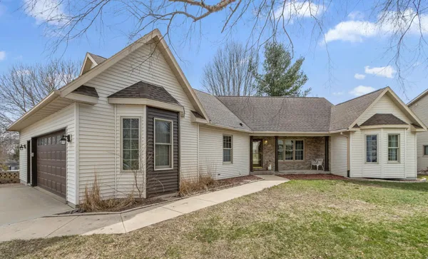 $440,000 | 1012 Pine Grove Drive, Reedsburg, WI 53959