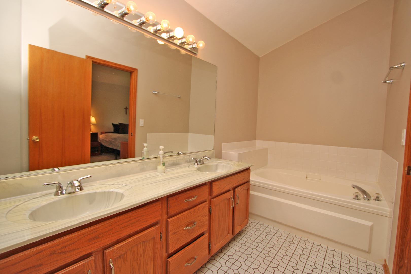 464 Farm Bridge Road Lake Zurich, IL 60047 - Photo 24 of 38