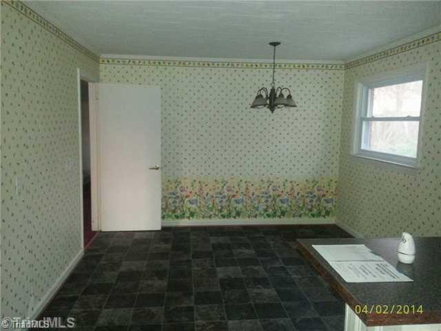 657 Inwood Road Asheboro, NC 27205 - Photo 4 of 6 Dining Room.