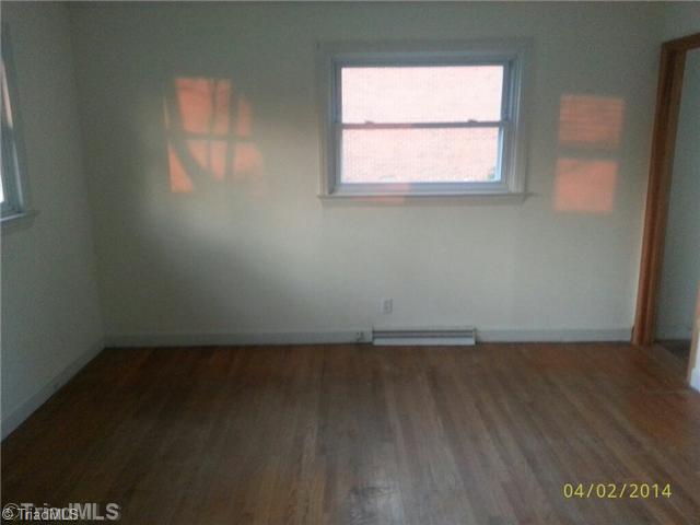 657 Inwood Road Asheboro, NC 27205 - Photo 5 of 6 1st Bedroom.