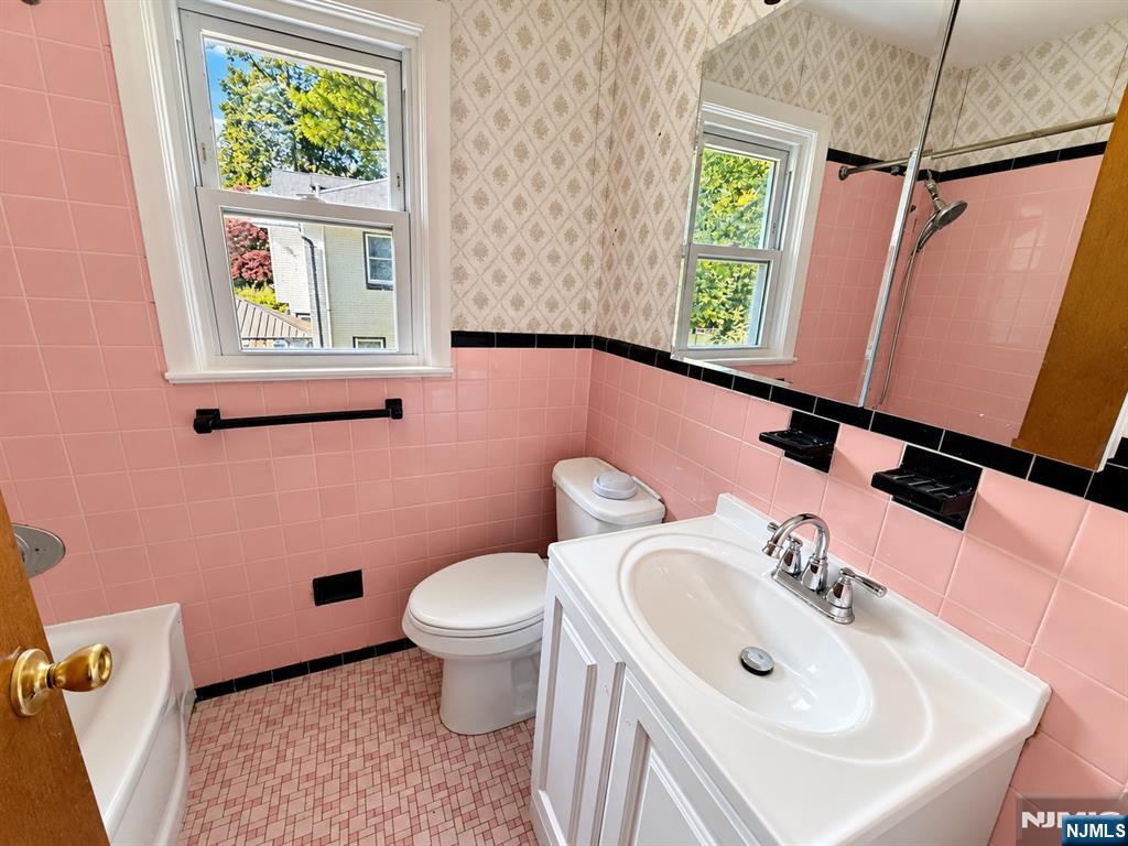 201 Davis Avenue Hackensack, NJ 07601 - Photo 8 of 23 Gallery Image 8