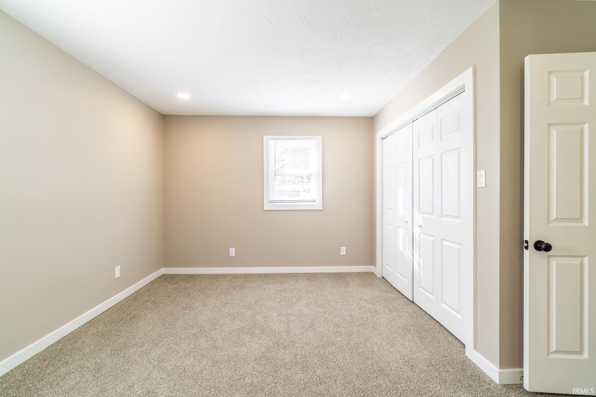 2049 Phenie Street Fort Wayne, IN 46802 - Photo 15 of 32