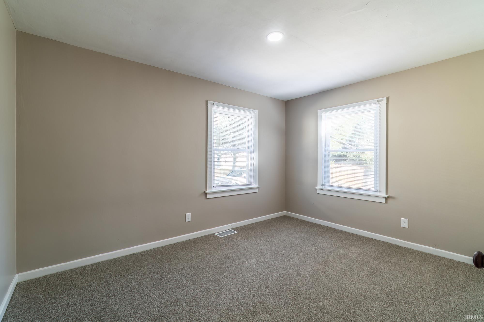 2049 Phenie Street Fort Wayne, IN 46802 - Photo 17 of 32