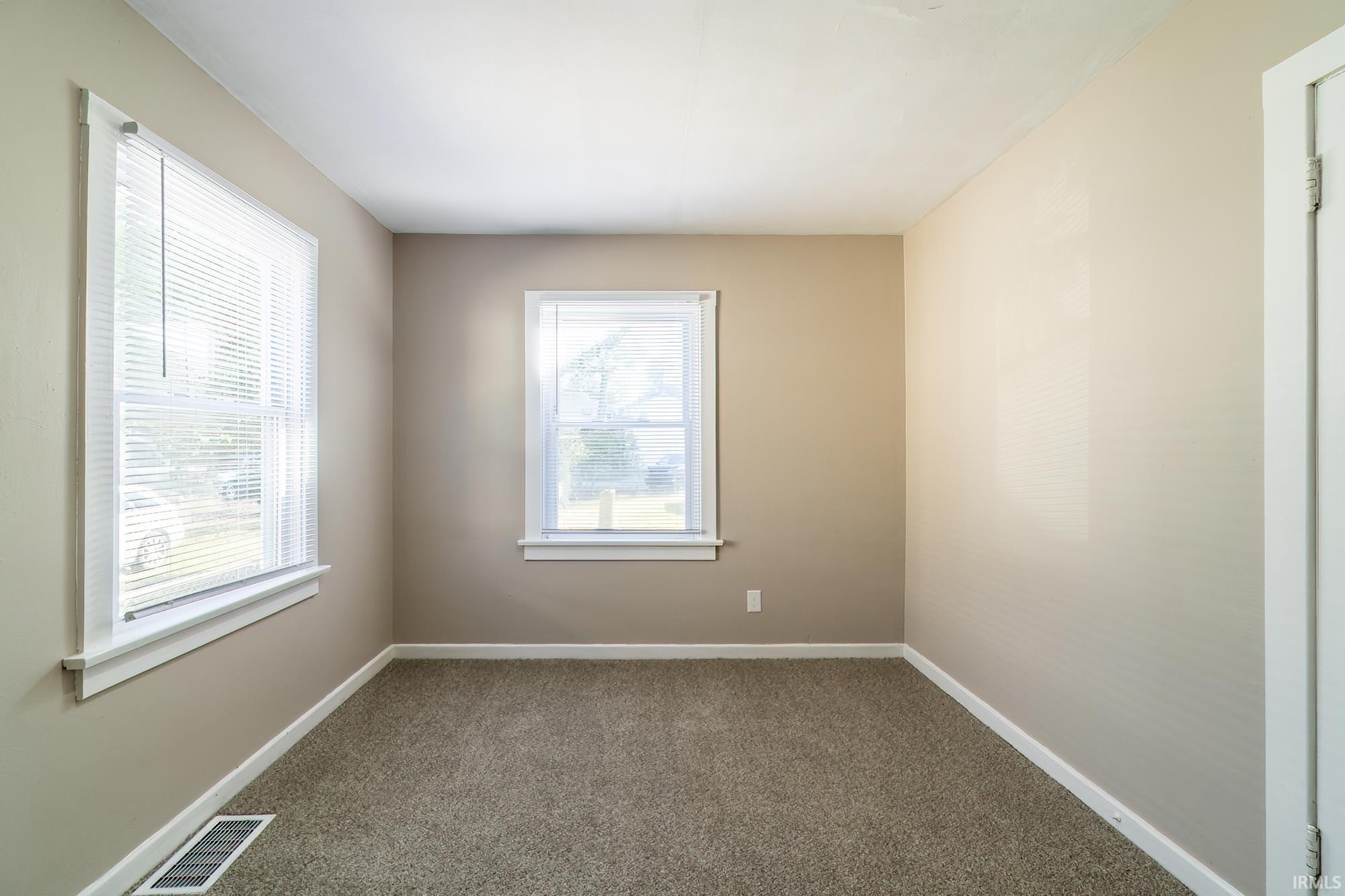 2049 Phenie Street Fort Wayne, IN 46802 - Photo 18 of 32