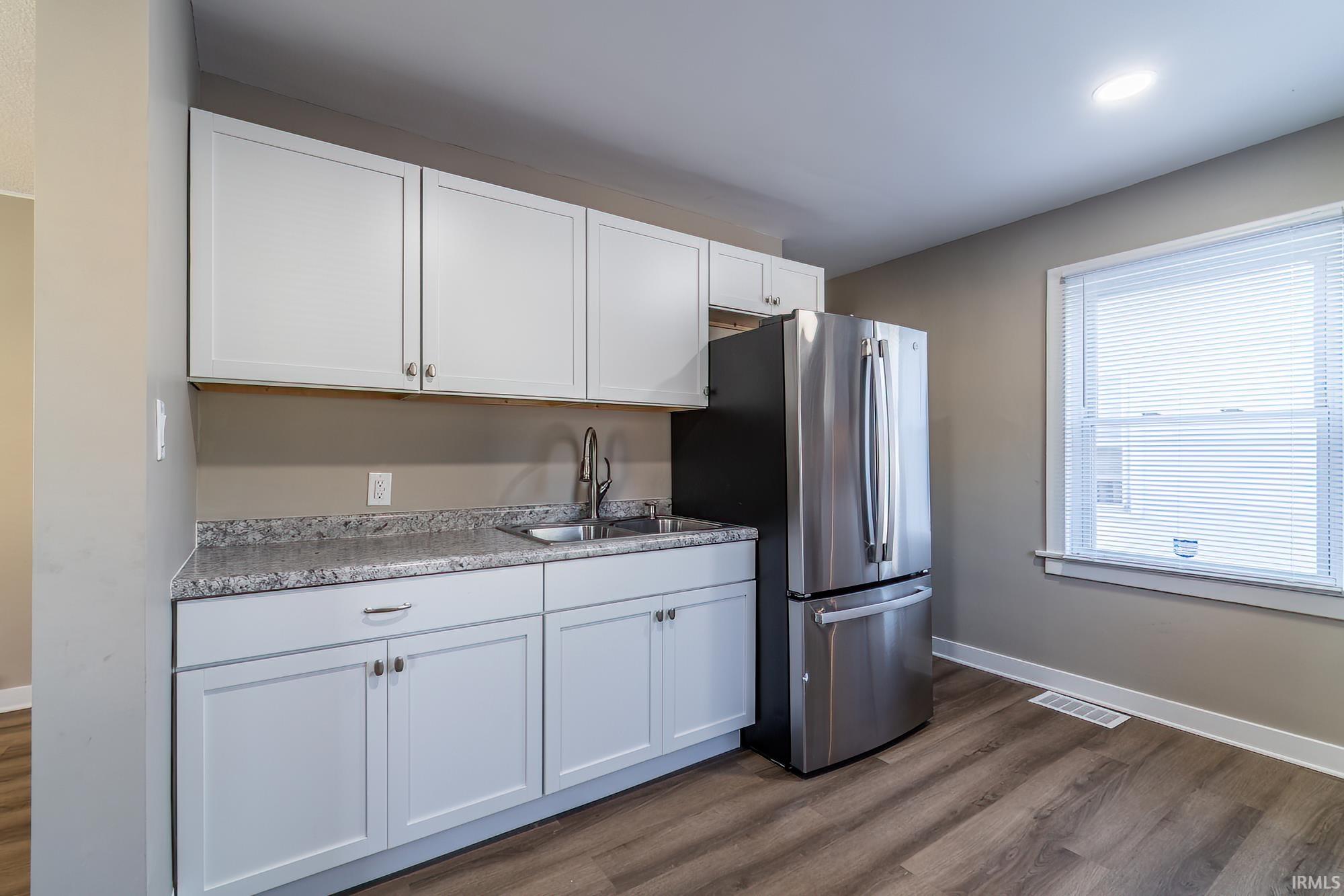 2049 Phenie Street Fort Wayne, IN 46802 - Photo 9 of 32