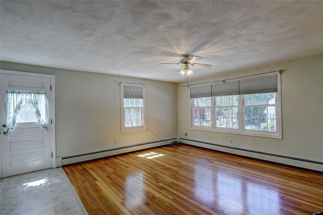 286 Lucille Street Woonsocket, RI 02895 - Photo 13 of 50