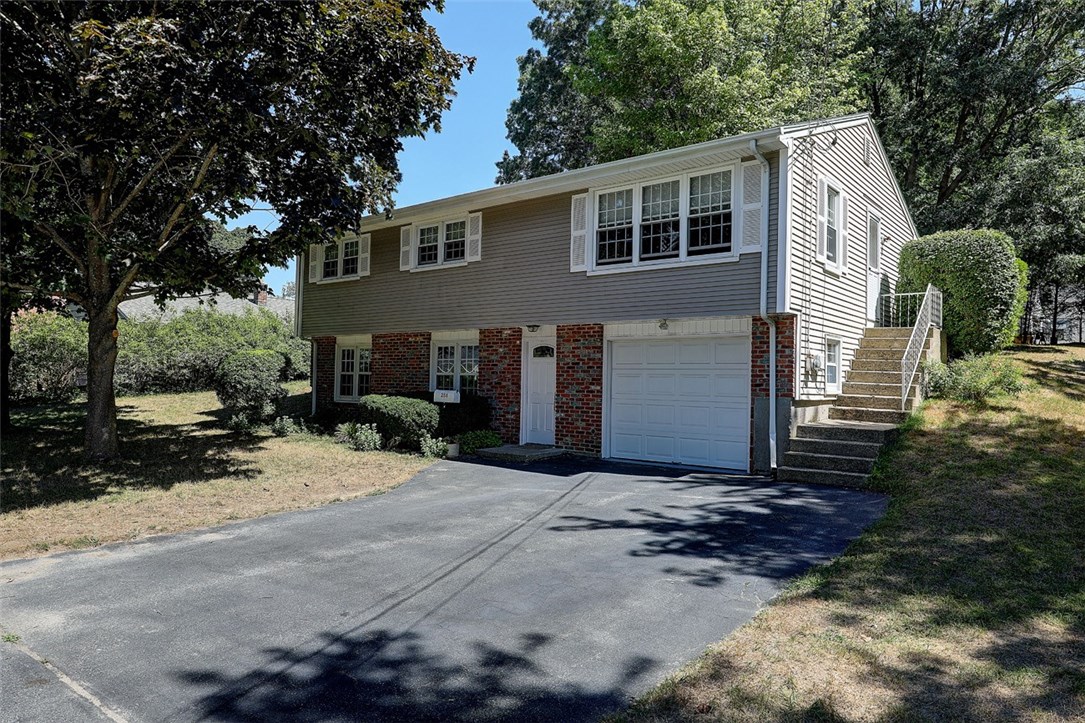 286 Lucille Street Woonsocket, RI 02895 - Photo 2 of 50