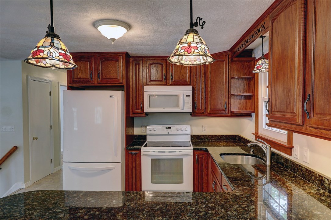 286 Lucille Street Woonsocket, RI 02895 - Photo 36 of 50