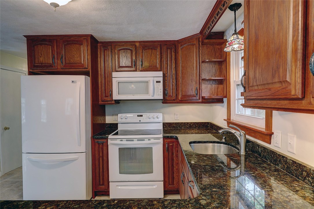 286 Lucille Street Woonsocket, RI 02895 - Photo 38 of 50