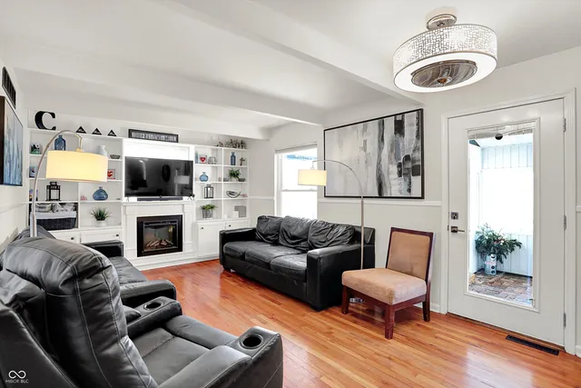 $324,900 | 3309 Larkspur Lane, Columbus, IN 47203