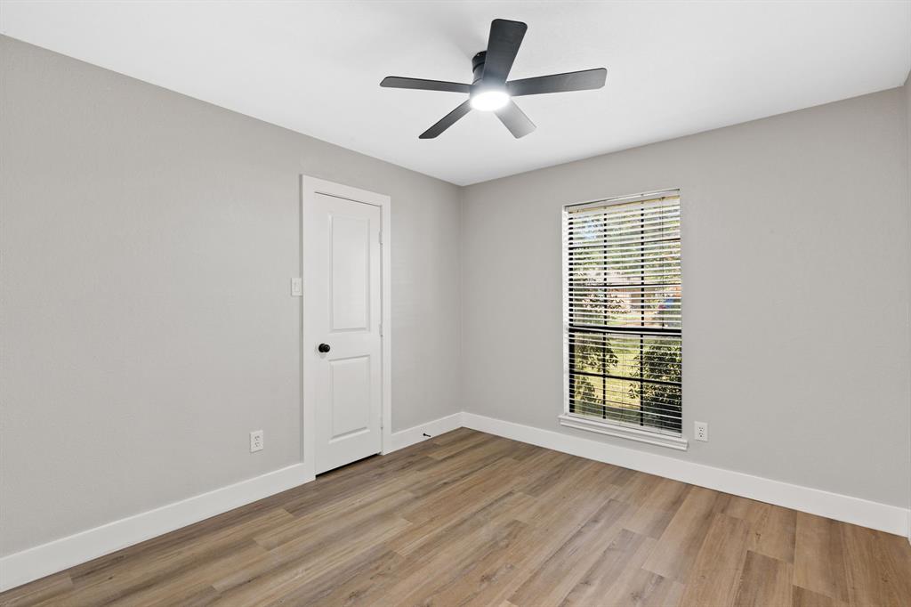 2912 Robindale Lane Grapevine, TX 76051 - Photo 20 of 29 Bedroom 2