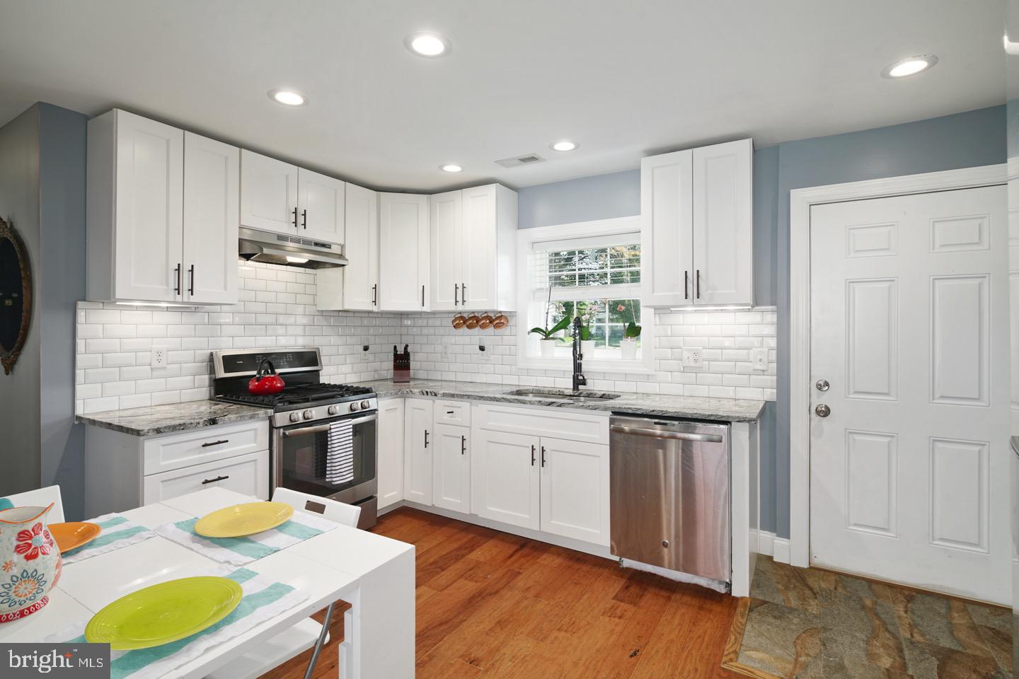 9228 Academy Road Philadelphia, PA 19114 - Photo 2 of 30 Open eat-in kitchen