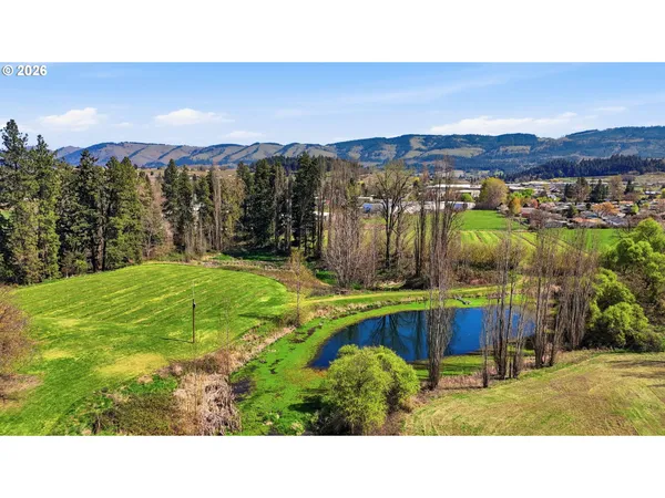 $1,100,000 | 3301 Wyeast Road, Hood River, OR 97031