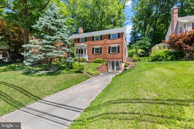 a view of a house with garden