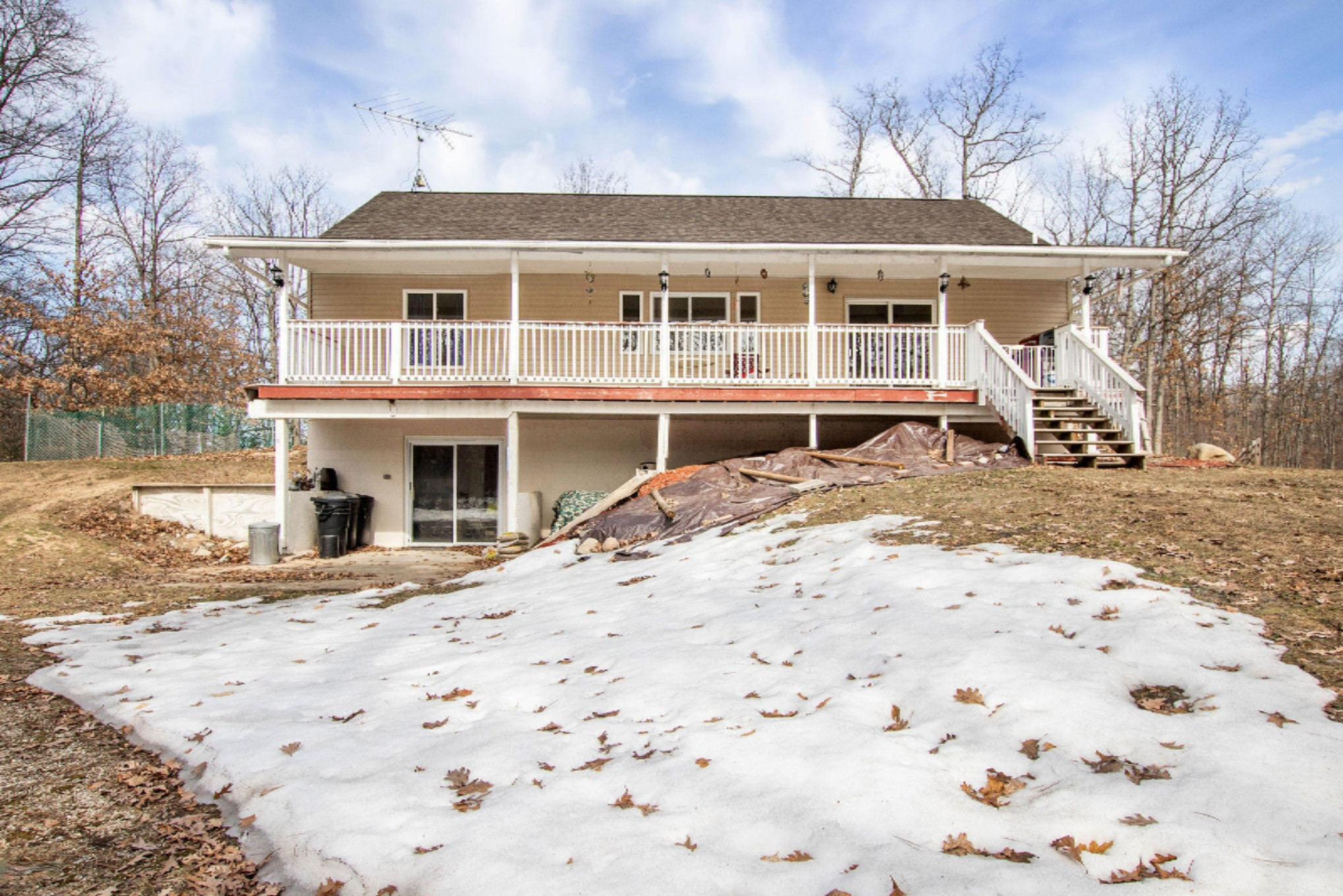 16953 Flarity Road Brethren, MI 49619 - Photo 1 of 33 IMG_2360