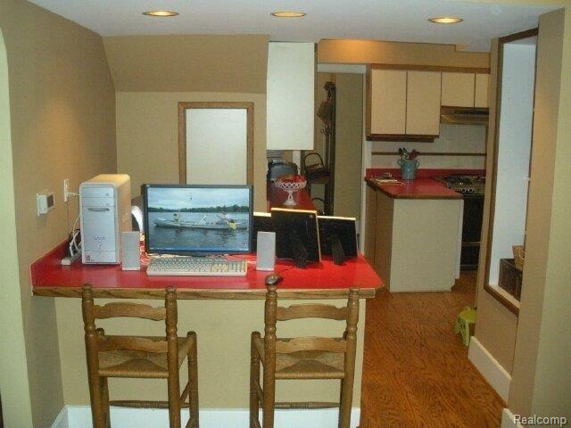 937 Fisher Road Grosse Pointe, MI 48230 - Photo 14 of 24 Breakfast Bar