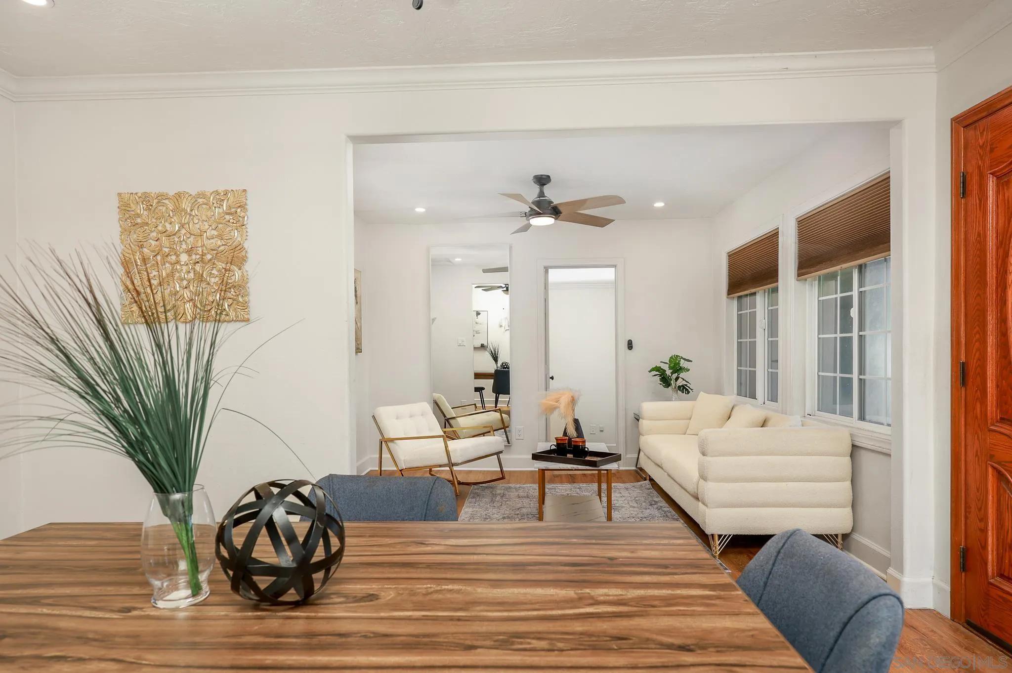 2146 El Pasillo Lane Spring Valley, CA 91977 - Photo 7 of 30 a living room with furniture