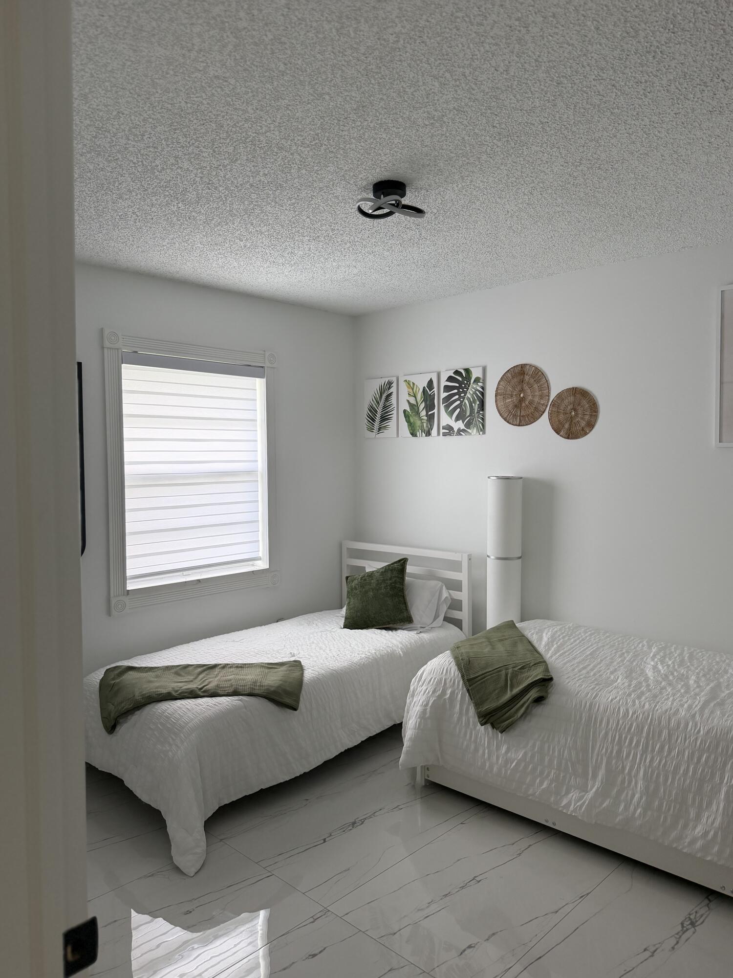 9052 Fountain Road Lake Worth, FL 33467 - Photo 5 of 32 IMG_3953