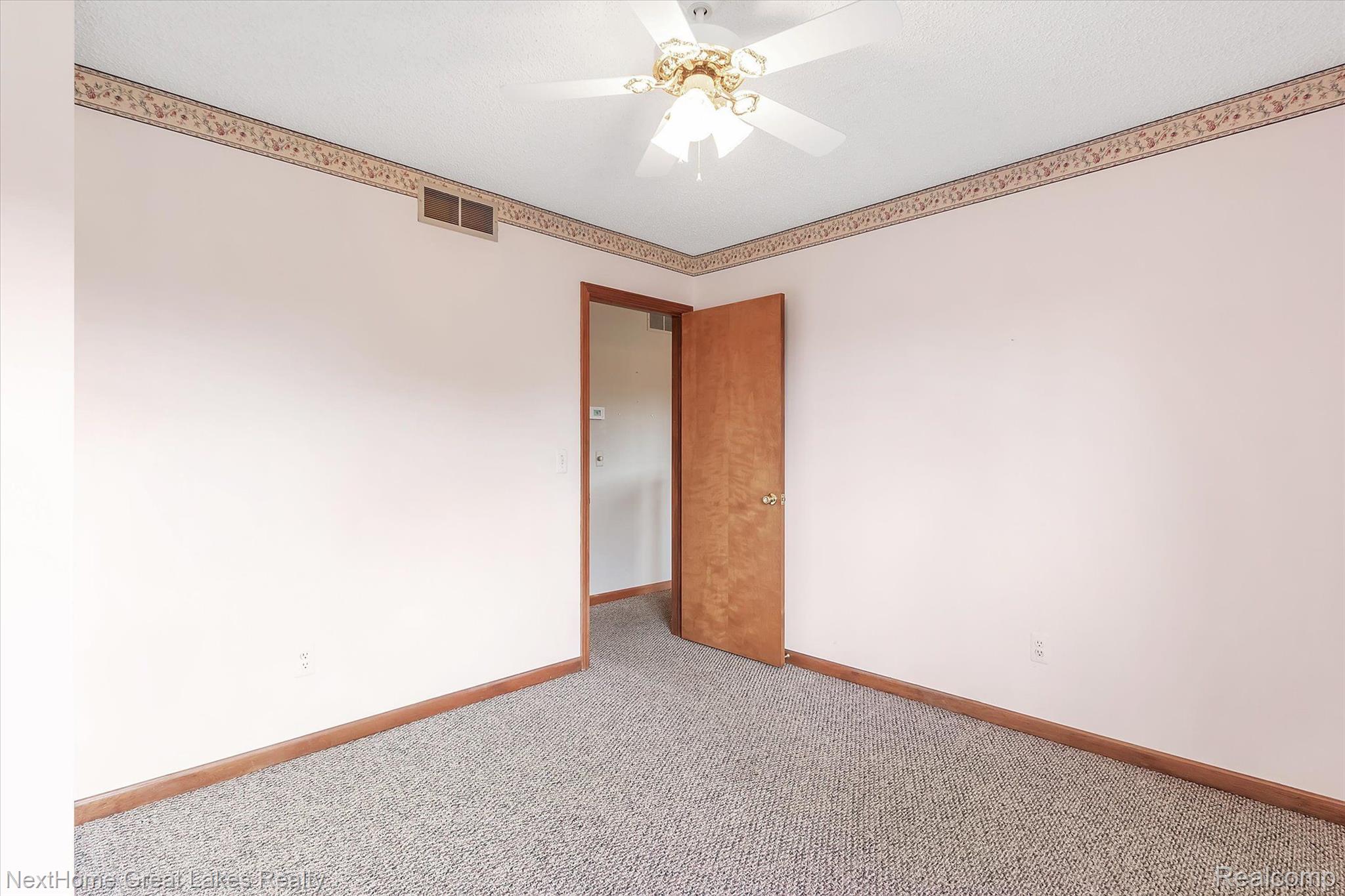 7475 Hall Road Davisburg, MI 48350 - Photo 30 of 48
