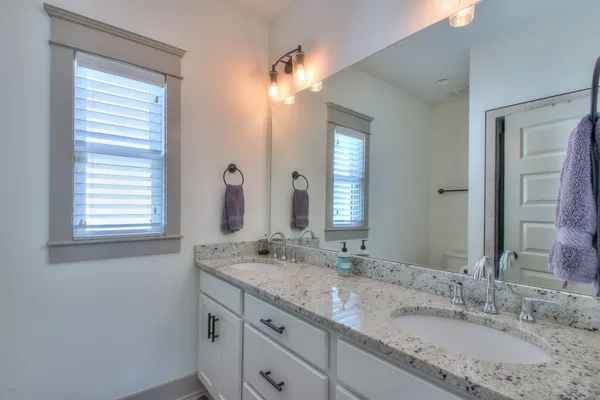 $2,800 | 1422 A Huffine Street, Nashville, TN 37216