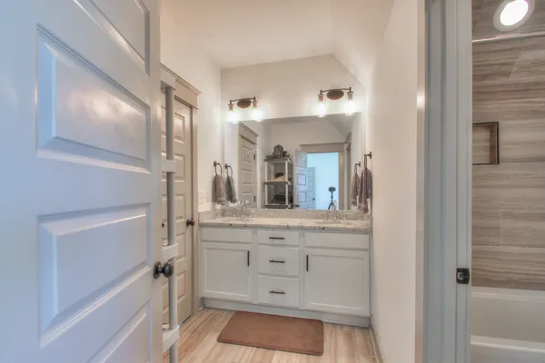 $2,800 | 1422 A Huffine Street, Nashville, TN 37216