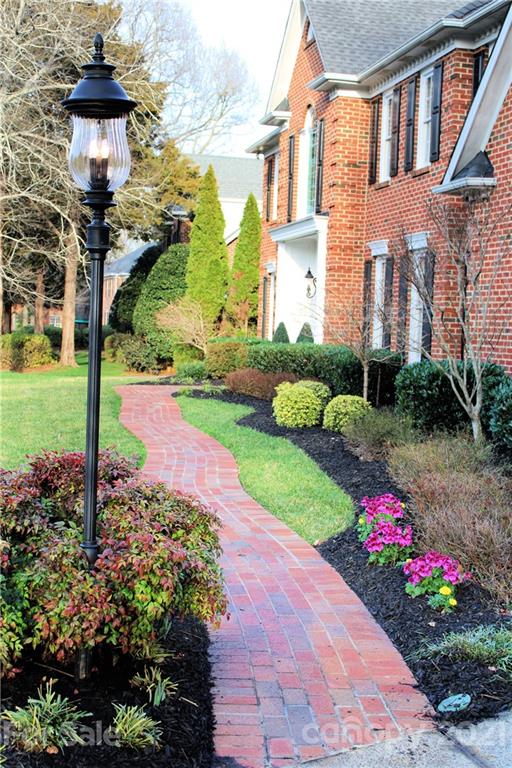 4601 Nora's Path Road Charlotte, NC 28226 - Photo 3 of 25 Gallery Image 3