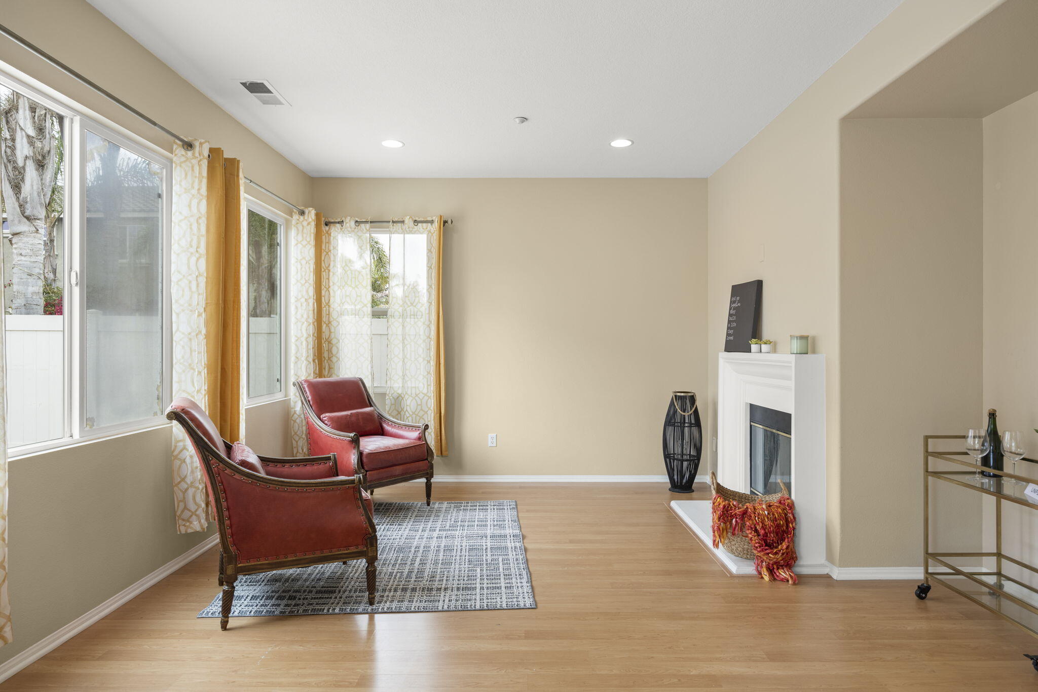 2923 Naples Drive Oxnard, CA 93035 - Photo 14 of 42 15-web-or-mls-Upmarketmedia_2923Nap-57