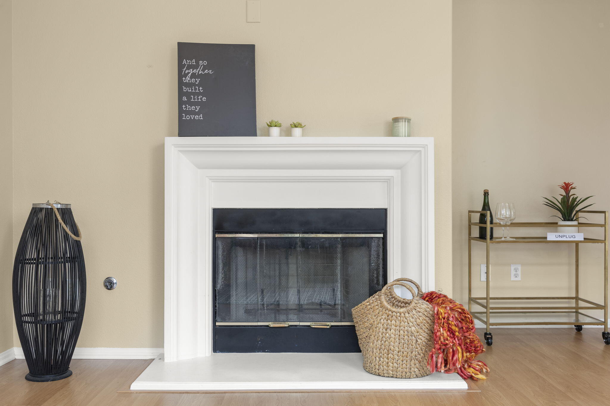 2923 Naples Drive Oxnard, CA 93035 - Photo 15 of 42 16-web-or-mls-Upmarketmedia_2923Nap-60