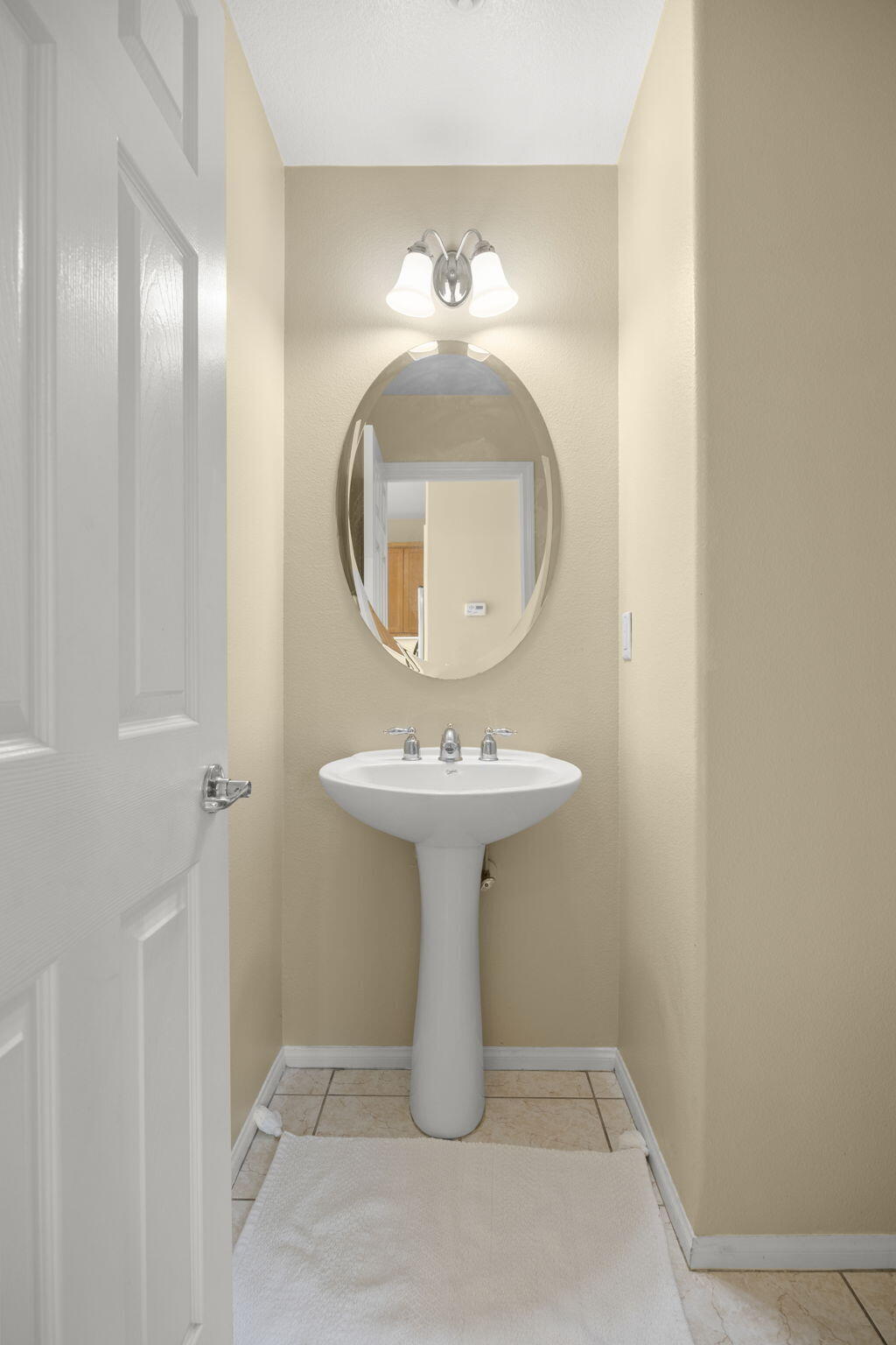 2923 Naples Drive Oxnard, CA 93035 - Photo 17 of 42 18-web-or-mls-Upmarketmedia_2923Nap-66