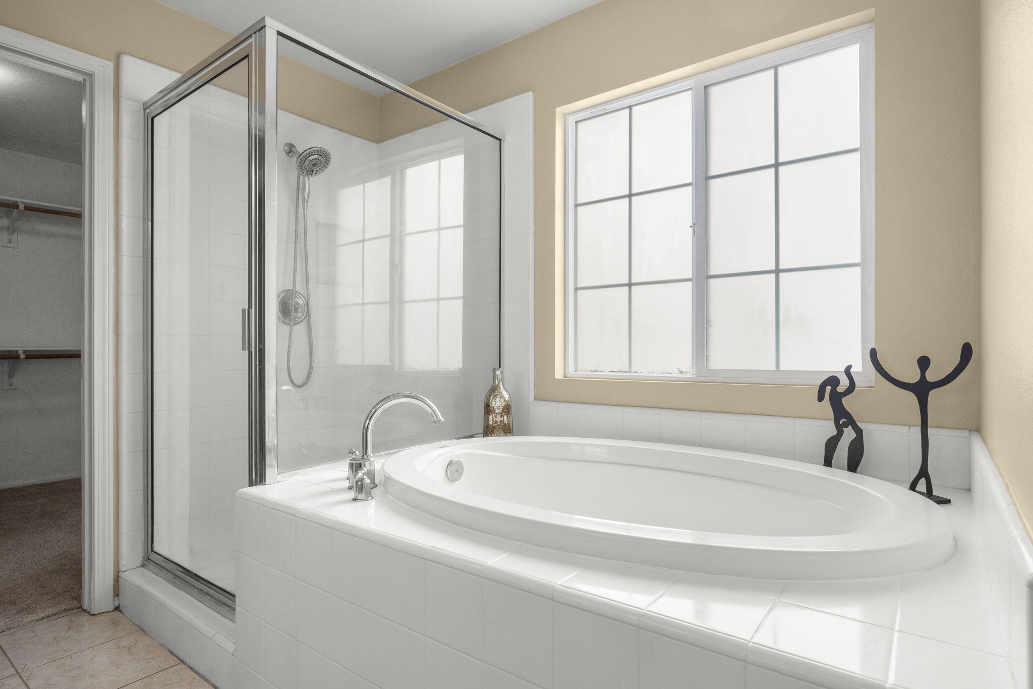 2923 Naples Drive Oxnard, CA 93035 - Photo 24 of 42 25-web-or-mls-Upmarketmedia_2923Nap-93