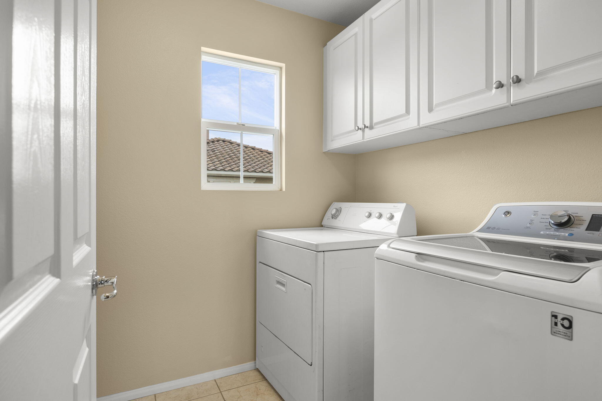 2923 Naples Drive Oxnard, CA 93035 - Photo 32 of 42 33-web-or-mls-Upmarketmedia_2923Nap-126