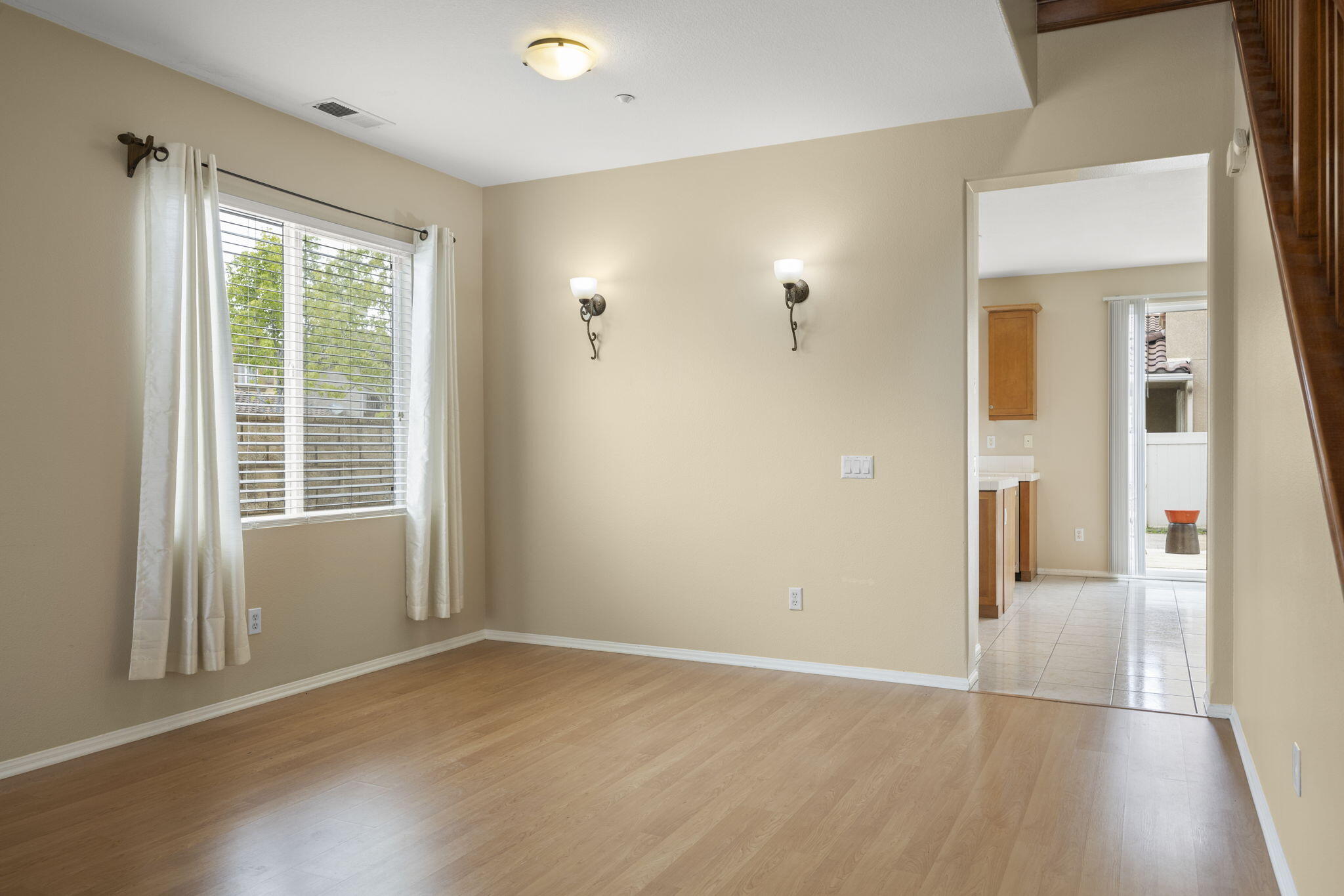 2923 Naples Drive Oxnard, CA 93035 - Photo 8 of 42 9-web-or-mls-Upmarketmedia_2923Nap-39